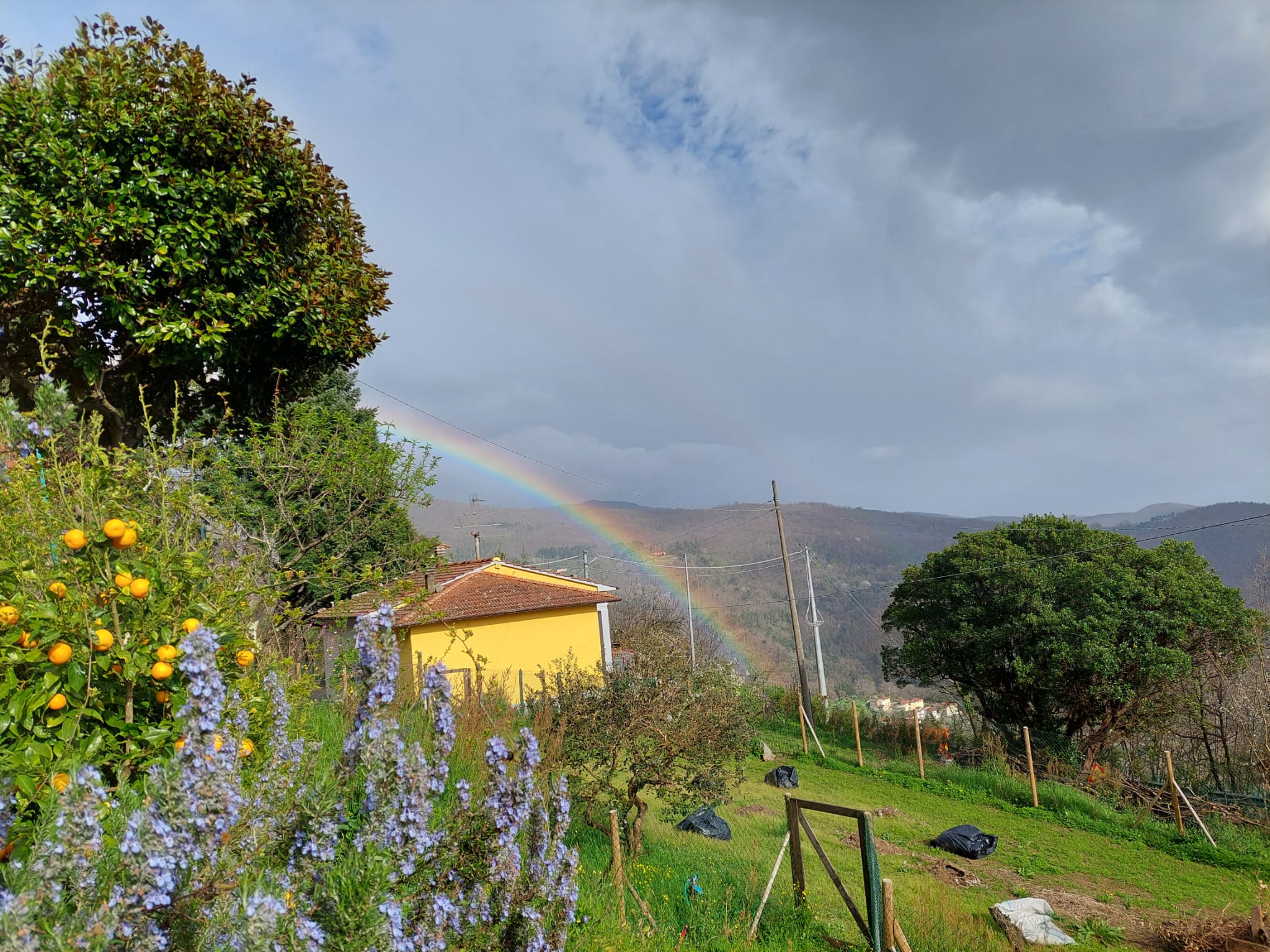 Panorama con arcobaleno